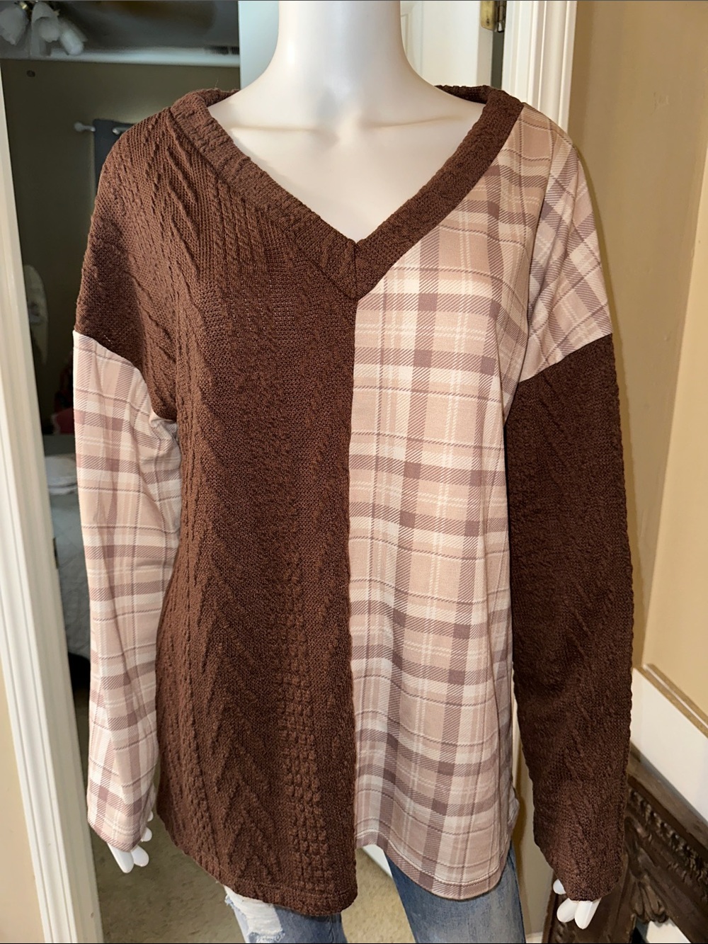 BiBi Brown and Cream Plaid Mixed-Knit V-Neck Sweater